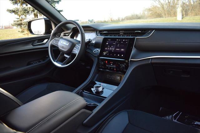 2025 Jeep Grand Cherokee Altitude X 4x4