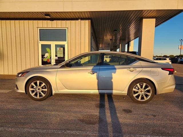 2022 Nissan Altima SR FWD