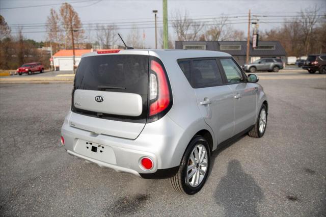 2019 Kia Soul + 2019 Kia Soul +