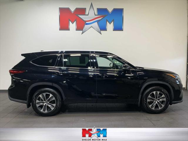 2022 Toyota Highlander XLE 2022 Toyota Highlander XLE