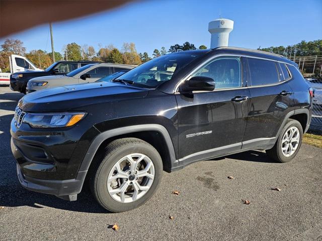 2025 Jeep Compass Latitude 4x4 2025 Jeep Compass Latitude 4x4