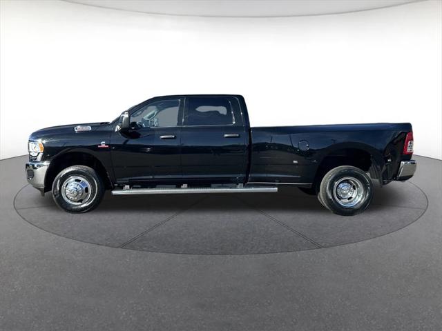 2024 RAM 3500 Tradesman Crew Cab 4x4 8 Box 2024 RAM 3500 Tradesman Crew Cab 4x4 8 Box