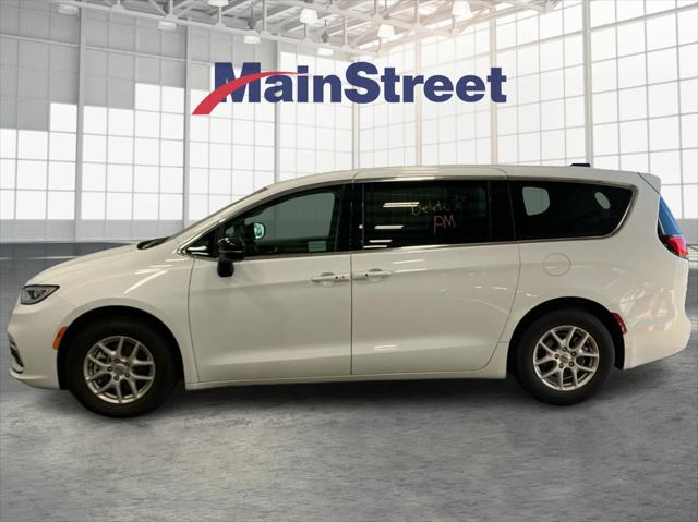 2024 Chrysler Pacifica Touring L 2024 Chrysler Pacifica Touring L