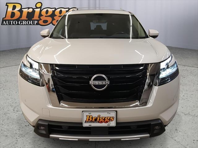 2023 Nissan Pathfinder SL 4WD