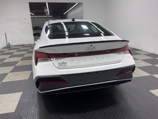 2025 Hyundai Elantra SEL Sport