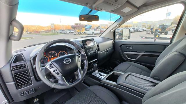 2015 Nissan Titan PRO-4X 2015 Nissan Titan PRO-4X