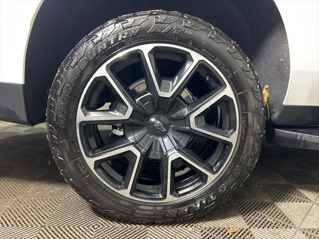 2023 Chevrolet Suburban 4WD RST