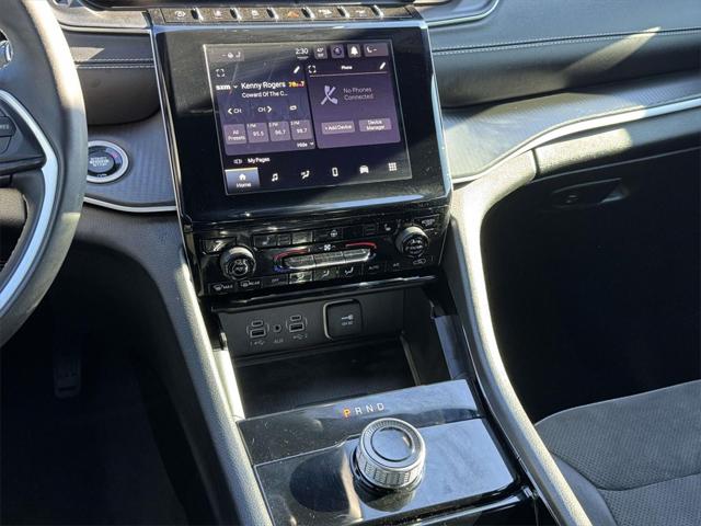 2023 Jeep Grand Cherokee L Altitude 4x4 2023 Jeep Grand Cherokee L Altitude 4x4