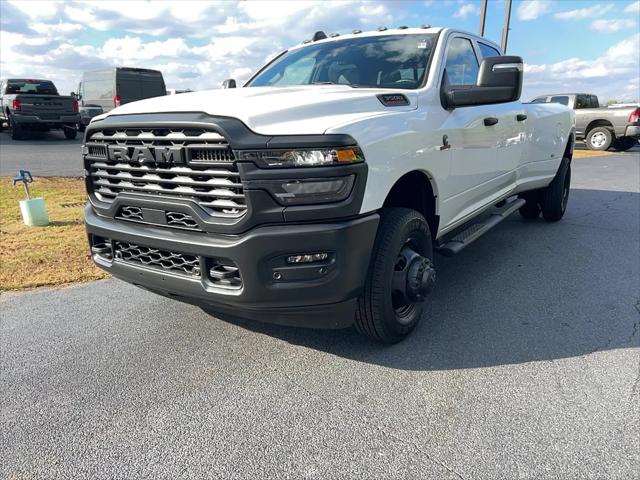2026 RAM Ram 3500 RAM 3500 TRADESMAN CREW CAB 4X4 8 BOX