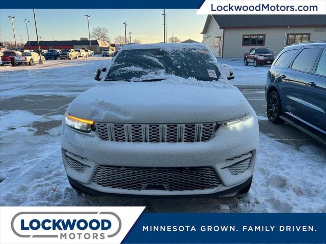 2024 Jeep Grand Cherokee Laredo 4x4 2024 Jeep Grand Cherokee Laredo 4x4