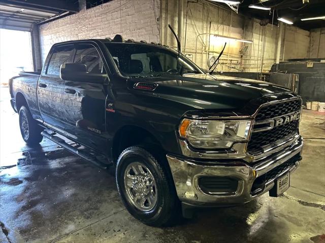 2022 RAM 2500 Tradesman Crew Cab 4x4 64 Box