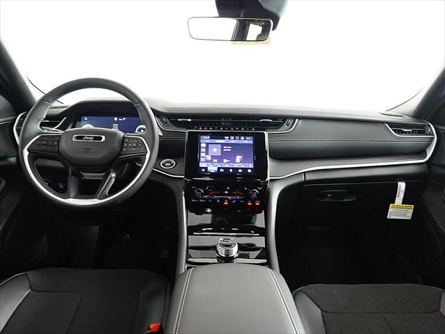 2025 Jeep Grand Cherokee L Altitude 4x4