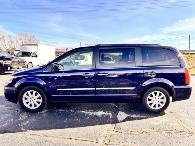 2016 Chrysler Town and Country Touring 2016 Chrysler Town and Country Touring