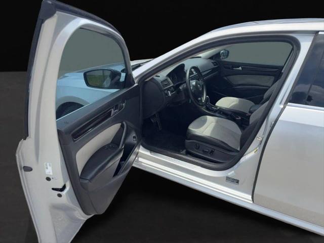 2015 Volkswagen Passat 1.8T Sport