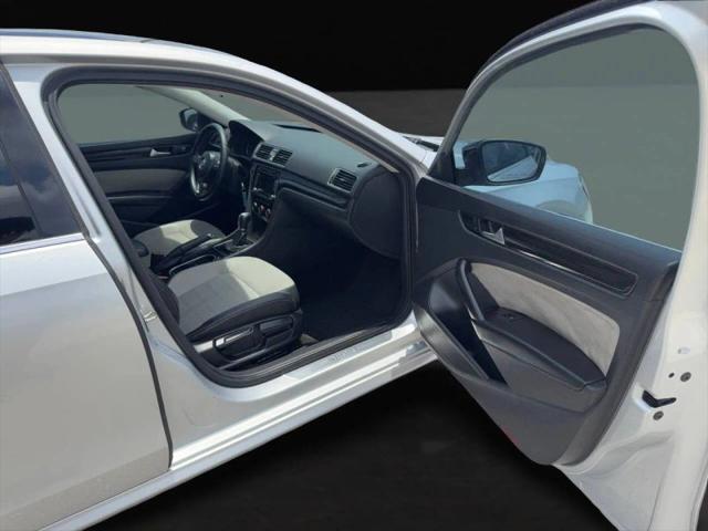 2015 Volkswagen Passat 1.8T Sport