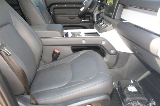 2025 Land Rover Defender 130 P400 S