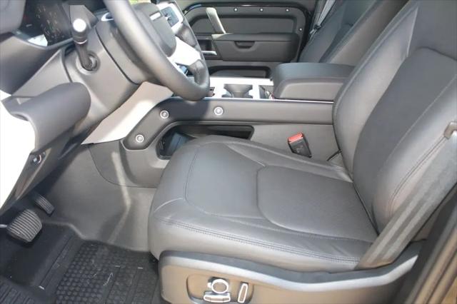 2025 Land Rover Defender 130 P400 S