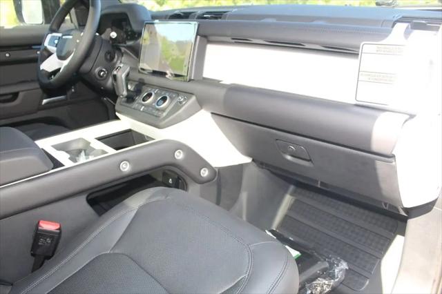 2025 Land Rover Defender 130 P400 S
