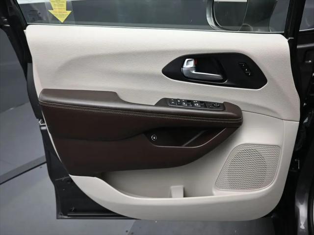 2021 Chrysler Pacifica Hybrid Touring L