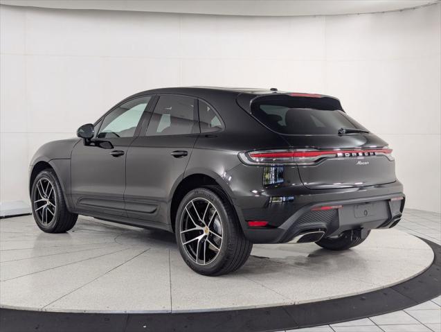 2025 Porsche Macan Unknown
