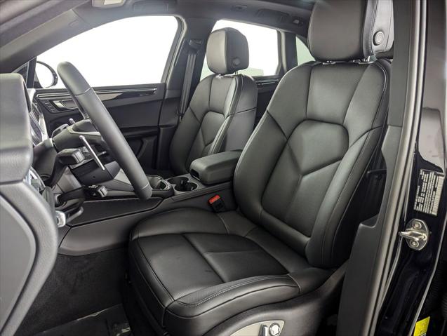 2025 Porsche Macan Unknown