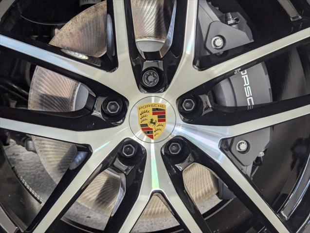 2025 Porsche Macan Unknown