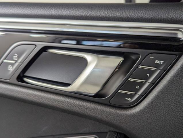 2025 Porsche Macan Unknown