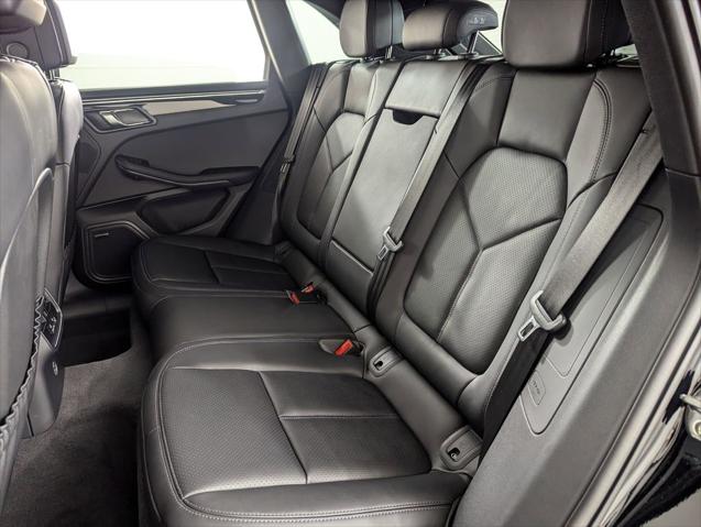 2025 Porsche Macan Unknown
