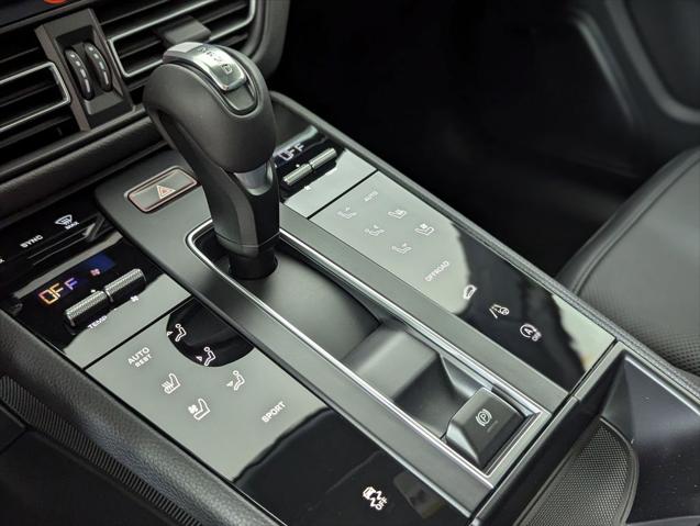 2026 Porsche Macan Unknown