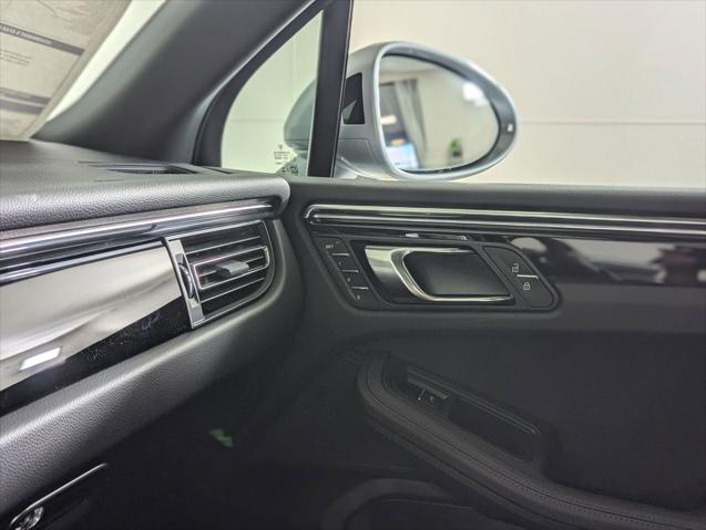 2026 Porsche Macan Unknown