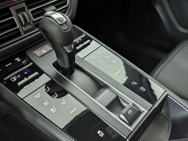 2026 Porsche Macan Unknown