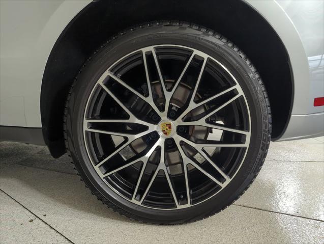 2026 Porsche Macan Unknown