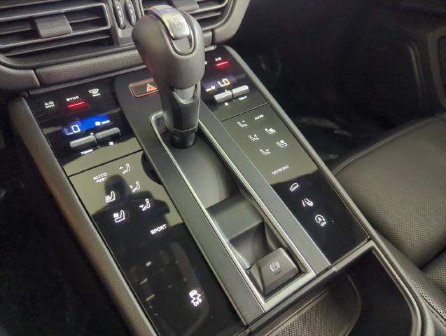 2026 Porsche Macan Unknown