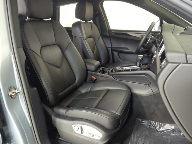 2026 Porsche Macan Unknown