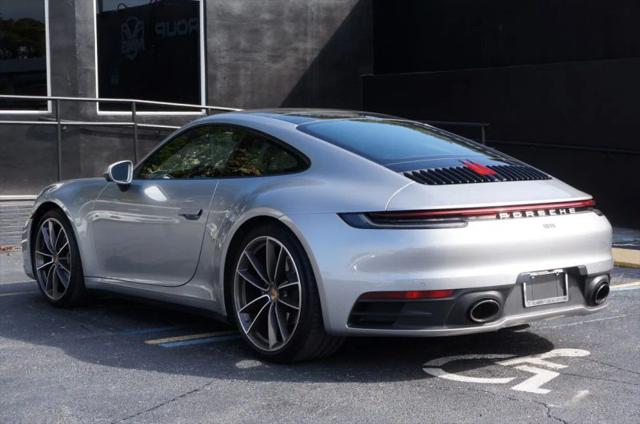 2022 Porsche 911 Carrera 4