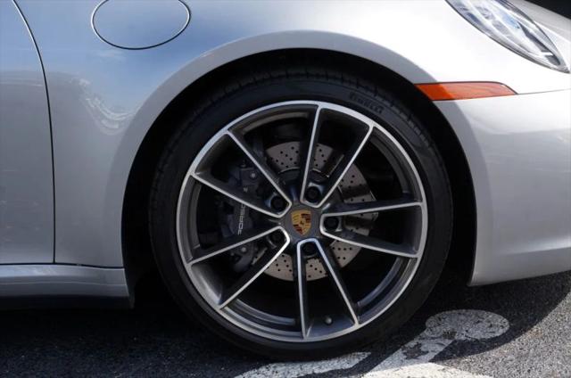 2022 Porsche 911 Carrera 4