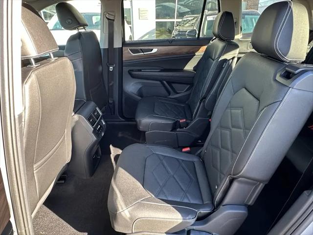 2026 Volkswagen Atlas SE with Technology