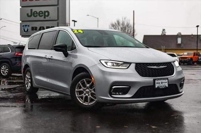 2024 Chrysler Pacifica Touring L for sale in Newberg, OR