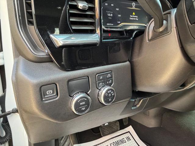 2025 GMC Sierra 1500 2WD Crew Cab Short Box SLT
