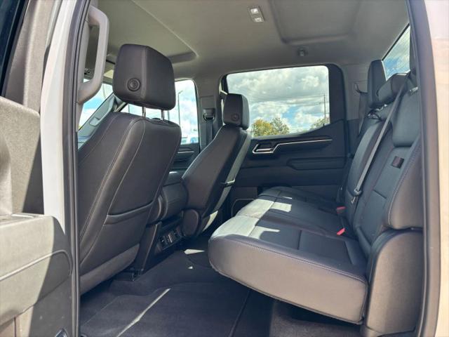 2025 GMC Sierra 1500 2WD Crew Cab Short Box SLT