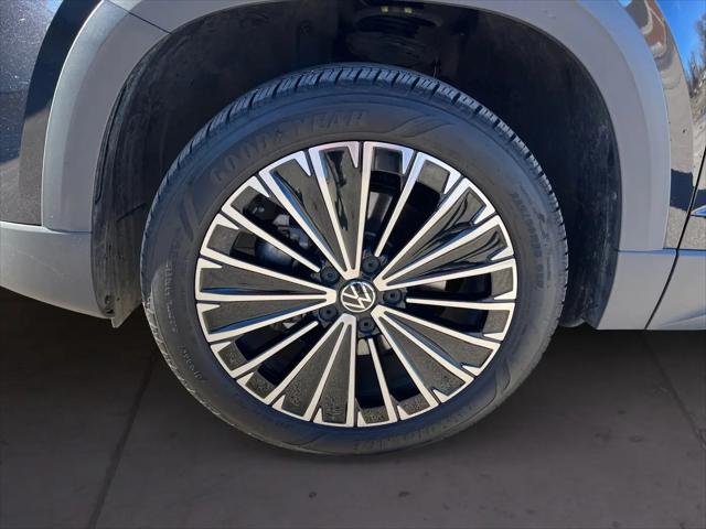 2025 Volkswagen Taos 1.5T SE