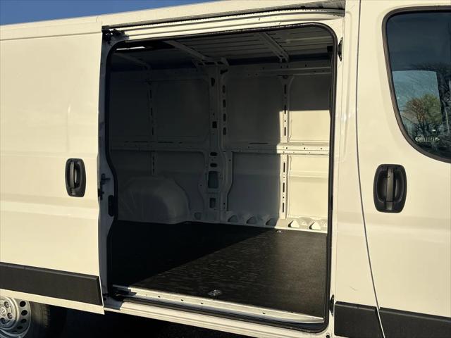 2026 Ram ProMaster Cargo Van Tradesman Low Roof 136" WB w/Pass Seat