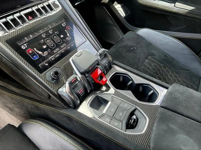 2023 Lamborghini Urus Performante