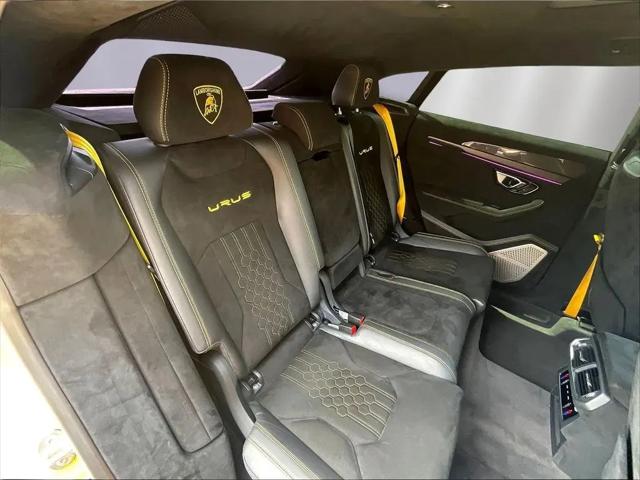 2023 Lamborghini Urus Performante