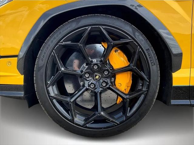 2023 Lamborghini Urus Performante