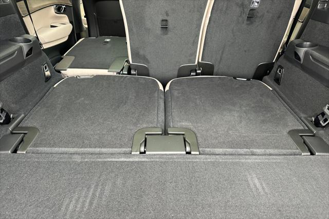 2026 Volvo XC90 Ultra Dark Theme, B6 AWD Gas (mild hybrid), Gasoline, 7 Seats