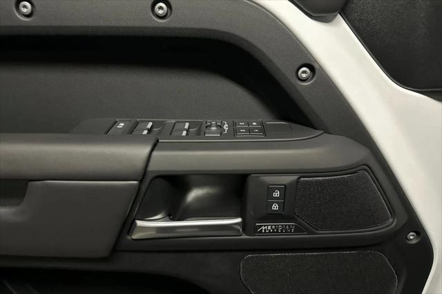 2025 Land Rover Defender 130 P400 X-Dynamic SE