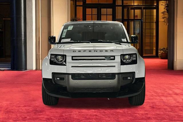2025 Land Rover Defender 130 P400 X-Dynamic SE