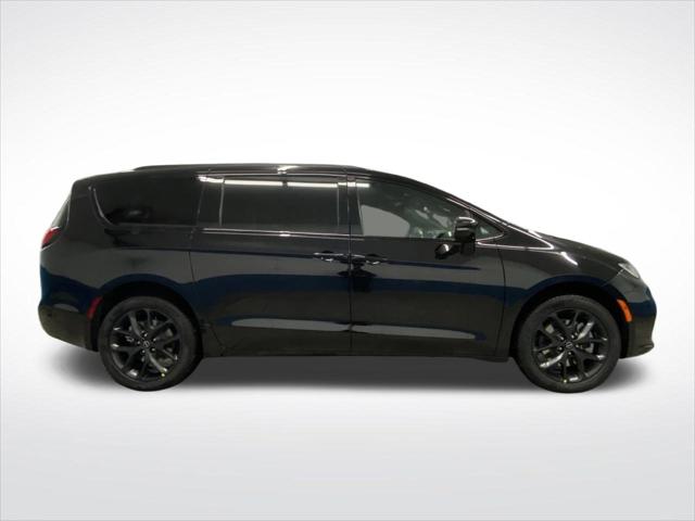 2026 Chrysler Pacifica Limited AWD