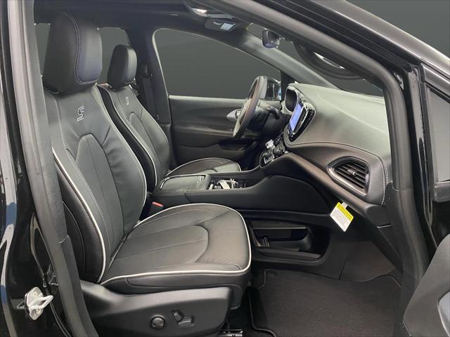 2026 Chrysler Pacifica Limited AWD